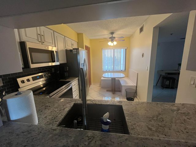 7310 Ashford Place 401, Delray Beach, FL 33446