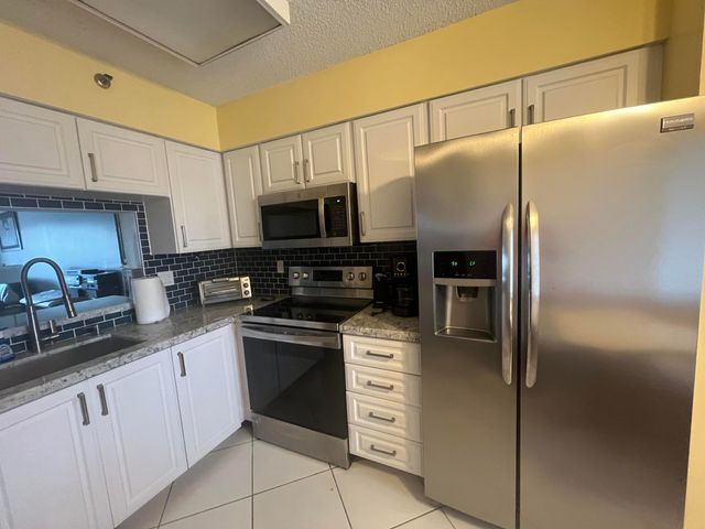 7310 Ashford Place 401, Delray Beach, FL 33446