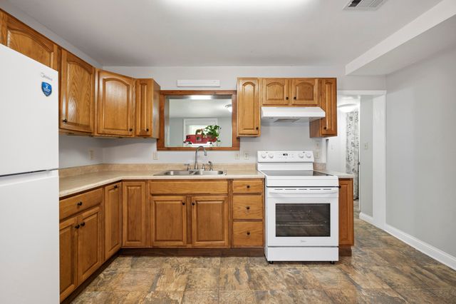 1210 S Irvine Road, Irvine, KY 40336