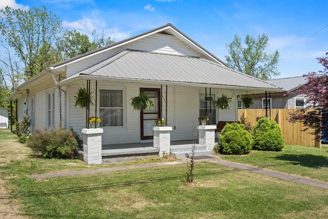 1210 S Irvine Road, Irvine, KY 40336