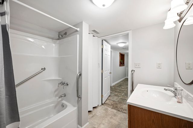 1210 S Irvine Road, Irvine, KY 40336