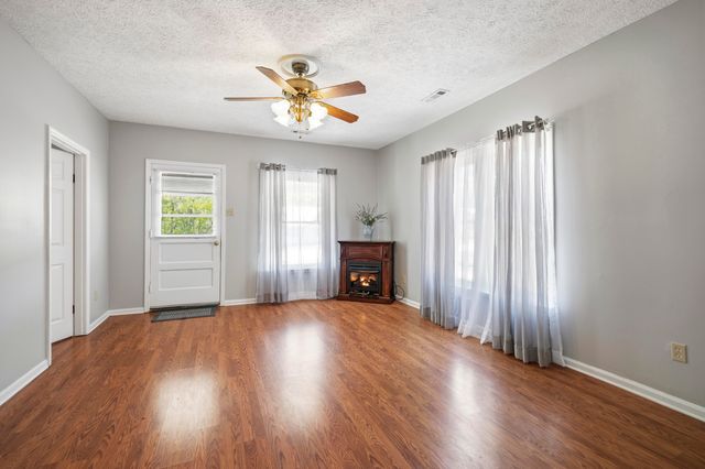 1210 S Irvine Road, Irvine, KY 40336