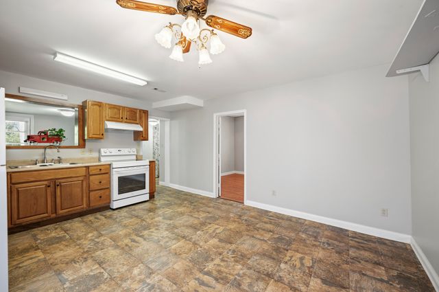 1210 S Irvine Road, Irvine, KY 40336