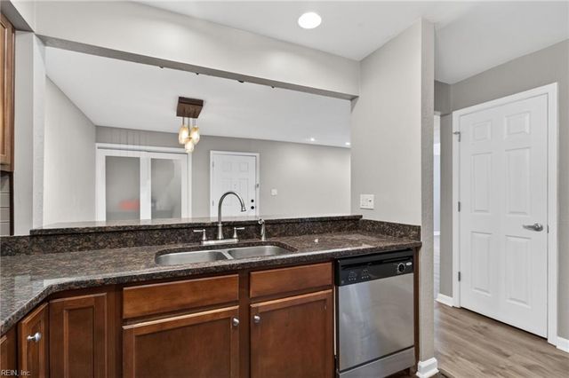 1120 Ocean Trace Ln Apt 301, Virginia Beach, VA 23451