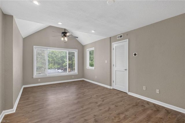 1120 Ocean Trace Ln Apt 301, Virginia Beach, VA 23451