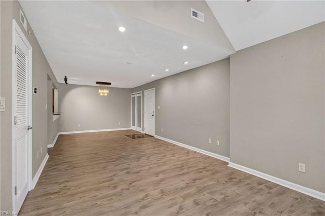 1120 Ocean Trace Ln Apt 301, Virginia Beach, VA 23451