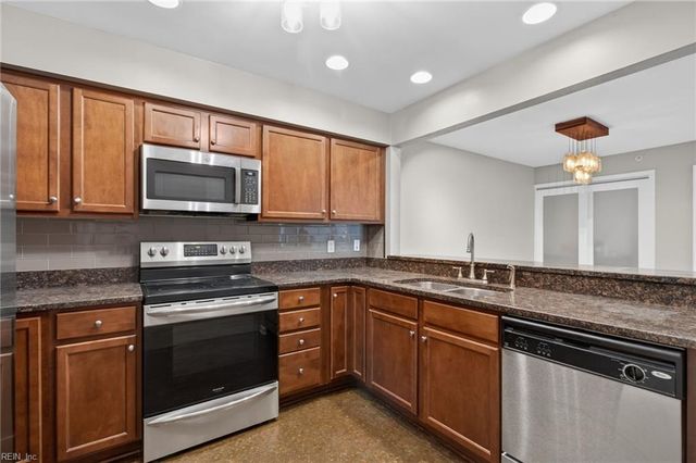 1120 Ocean Trace Ln Apt 301, Virginia Beach, VA 23451