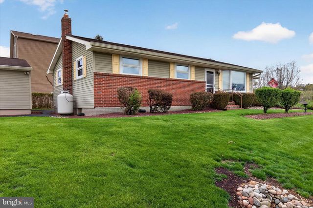 1472 BEARCAT CV, Auburn, PA 17922