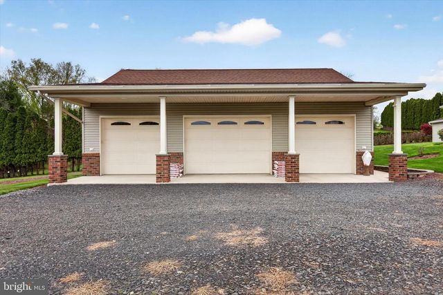 1472 BEARCAT CV, Auburn, PA 17922