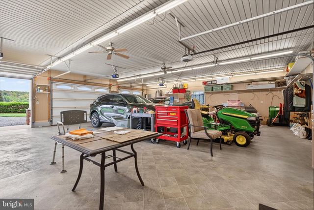 1472 BEARCAT CV, Auburn, PA 17922