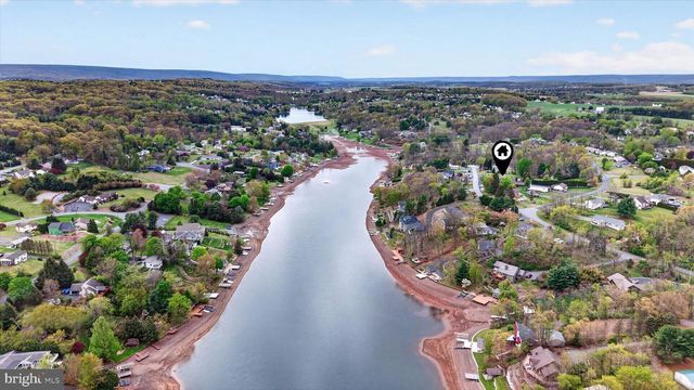1472 BEARCAT CV, Auburn, PA 17922