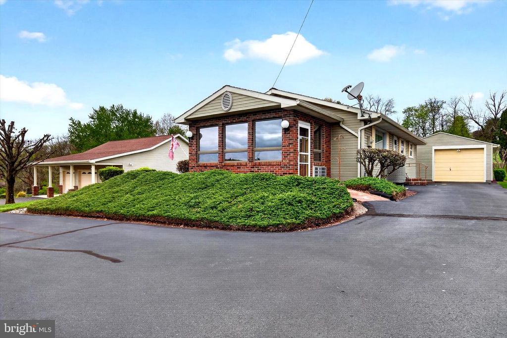 1472 BEARCAT CV, Auburn, PA 17922