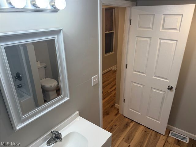 858 Forrest Drive, Akron, OH 44306