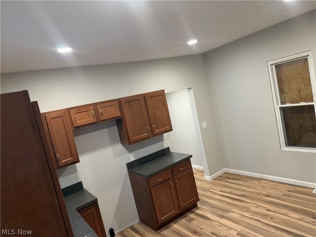 858 Forrest Drive, Akron, OH 44306