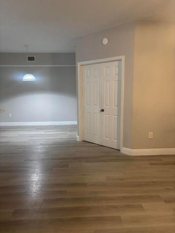 350 Crestwood Circle 106, Royal Palm Beach, FL 33411