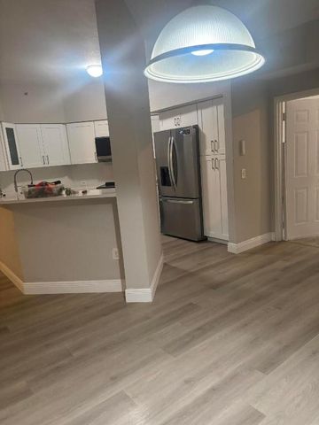 350 Crestwood Circle 106, Royal Palm Beach, FL 33411