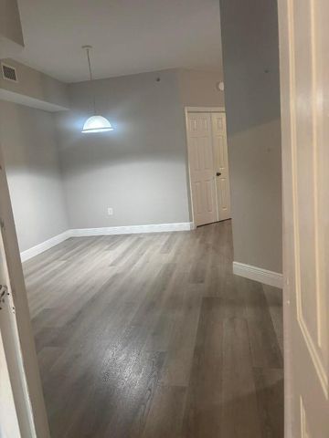 350 Crestwood Circle 106, Royal Palm Beach, FL 33411