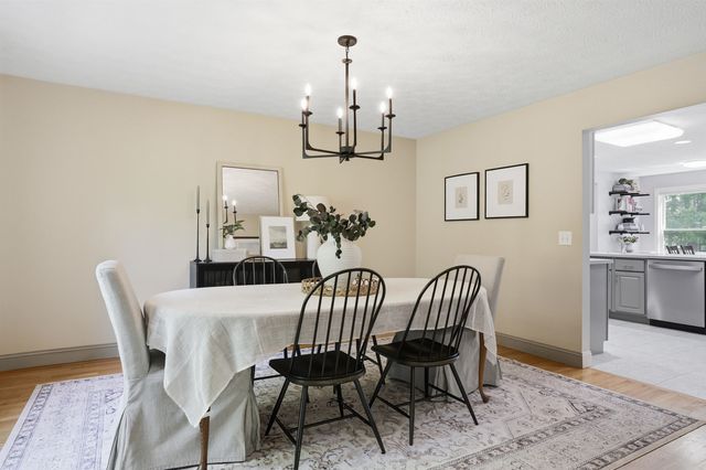 10 Ellison Drive, Bedford, NH 03110