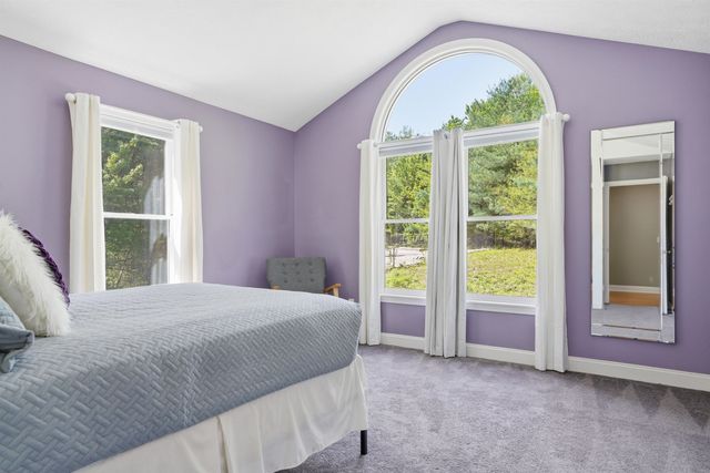 10 Ellison Drive, Bedford, NH 03110