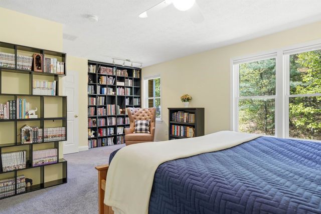 10 Ellison Drive, Bedford, NH 03110