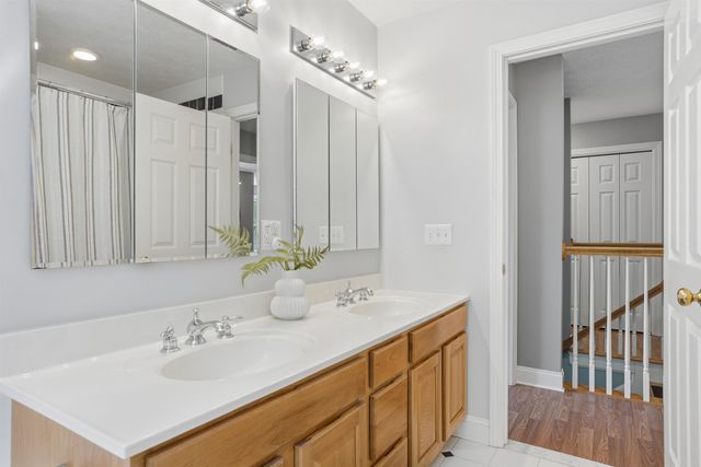 10 Ellison Drive, Bedford, NH 03110