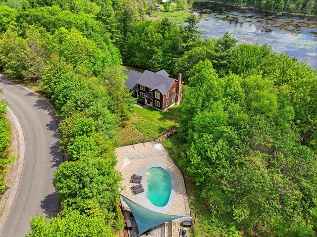 10 Ellison Drive, Bedford, NH 03110