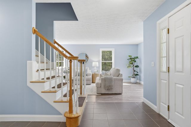 10 Ellison Drive, Bedford, NH 03110