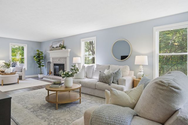 10 Ellison Drive, Bedford, NH 03110