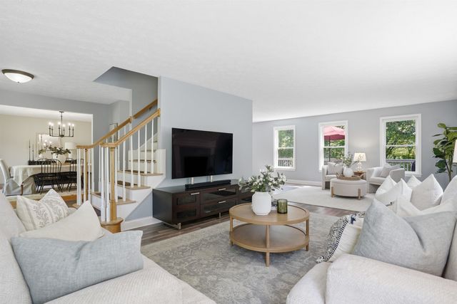 10 Ellison Drive, Bedford, NH 03110