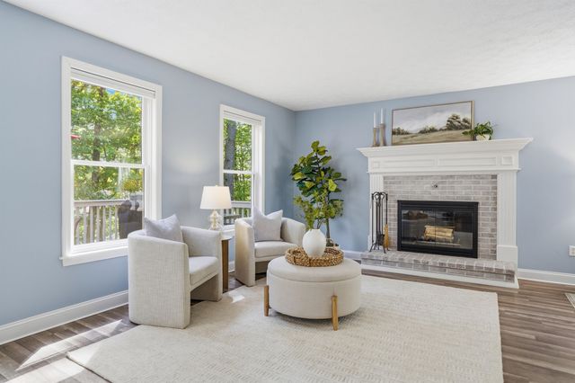 10 Ellison Drive, Bedford, NH 03110