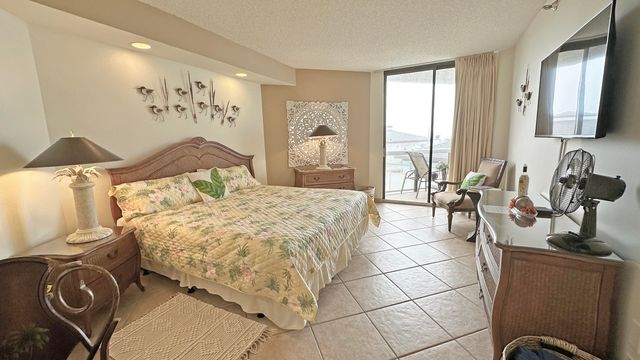 1096 Scenic Gulf Drive UNIT 207, Miramar Beach, FL 32550