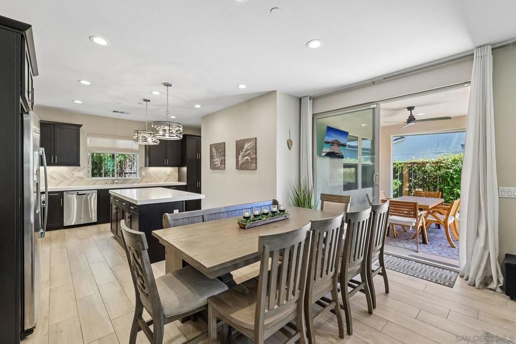 Image 10 of property listing at 910 Camino Meandro, Chula Vista, CA 91913