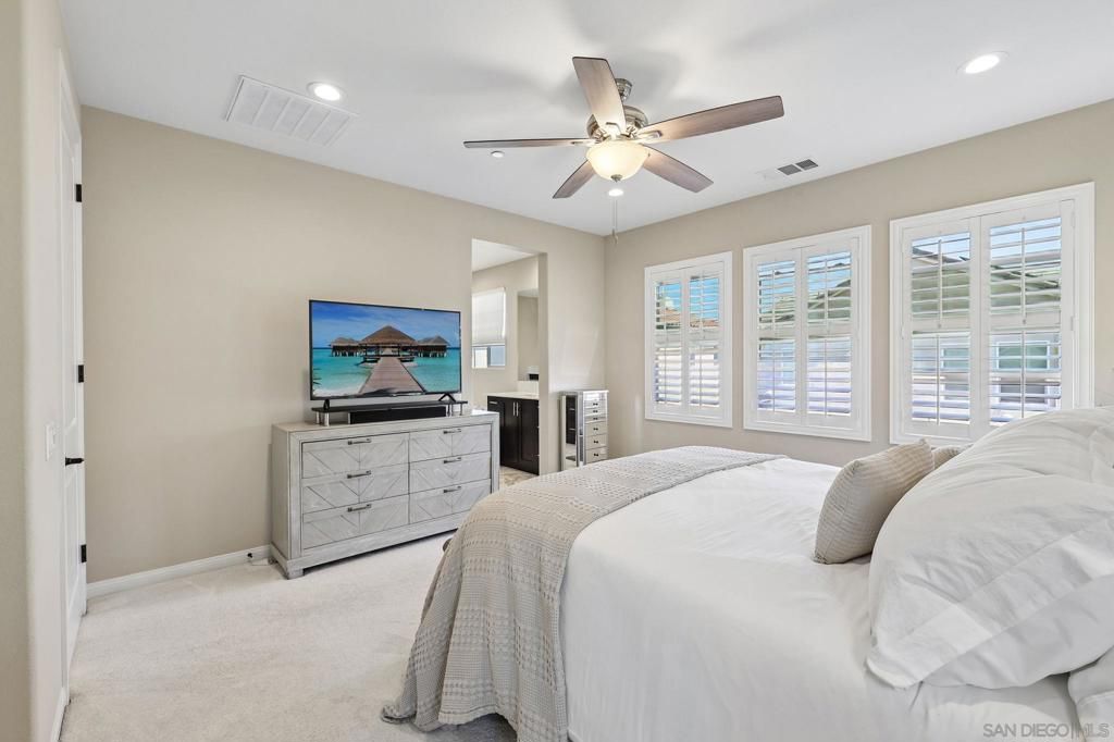 Image 23 of property listing at 910 Camino Meandro, Chula Vista, CA 91913