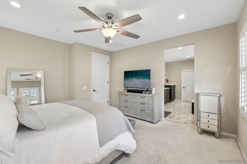 Image 25 of property listing at 910 Camino Meandro, Chula Vista, CA 91913