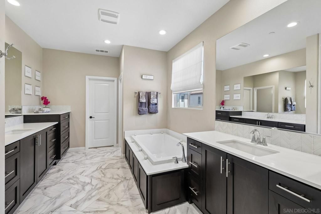 Image 27 of property listing at 910 Camino Meandro, Chula Vista, CA 91913