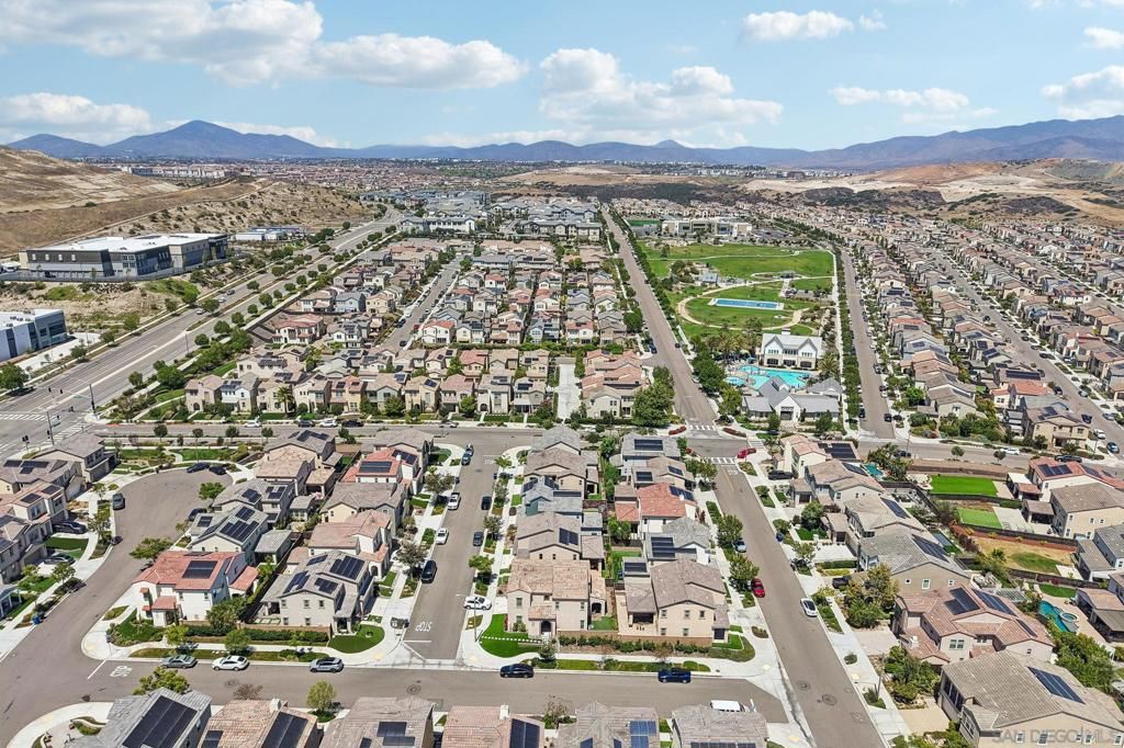 Image 41 of property listing at 910 Camino Meandro, Chula Vista, CA 91913