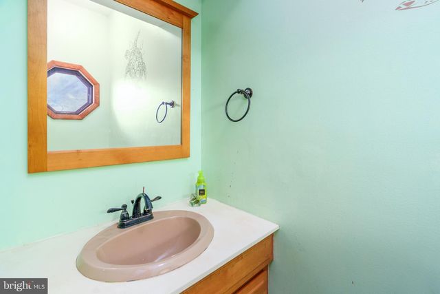 38 ELK RANCH PARK RD, Elkton, MD 21921