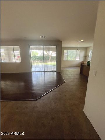 576 E JULIAN Drive, Gilbert, AZ 85295