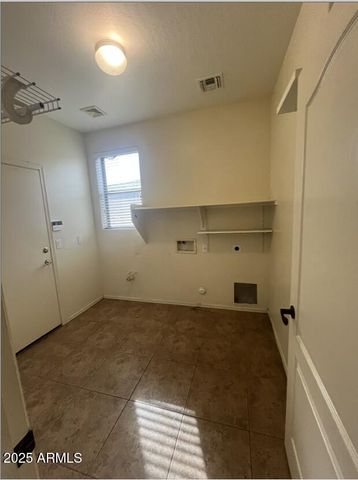 576 E JULIAN Drive, Gilbert, AZ 85295