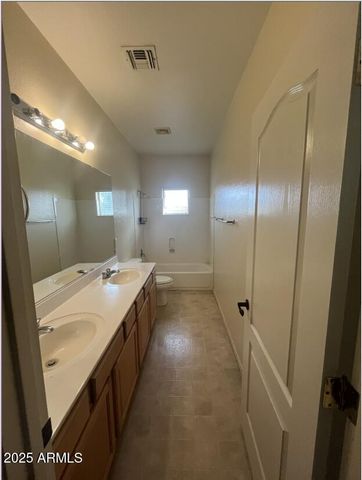 576 E JULIAN Drive, Gilbert, AZ 85295