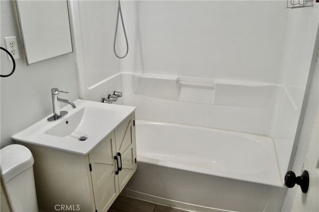 894 N Orange, Riverside, CA 92501