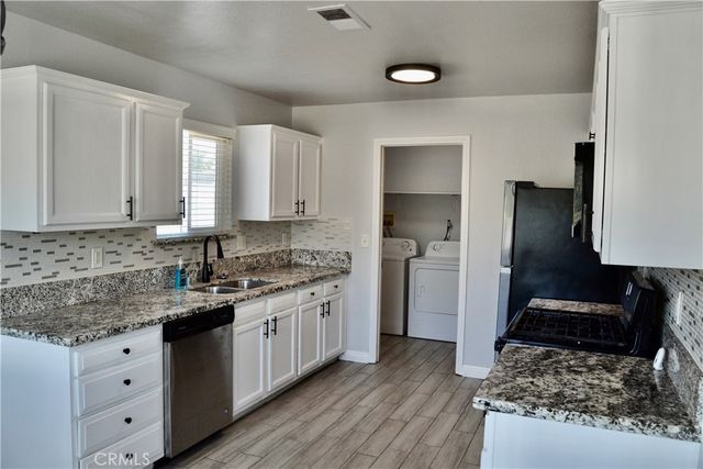 894 N Orange, Riverside, CA 92501