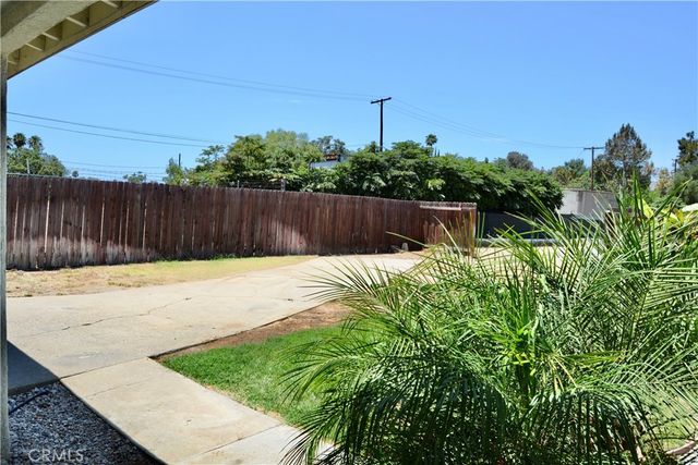 894 N Orange, Riverside, CA 92501