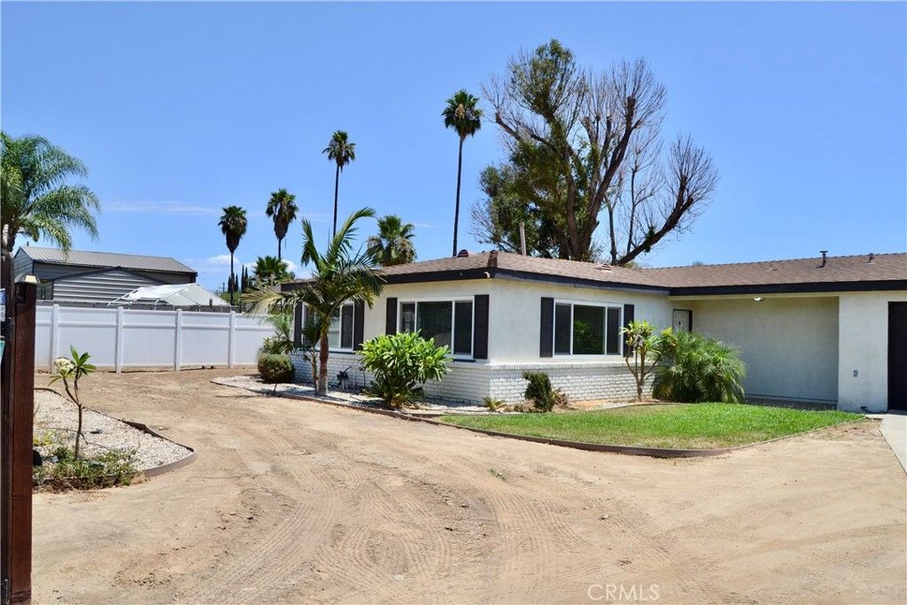 894 N Orange, Riverside, CA 92501