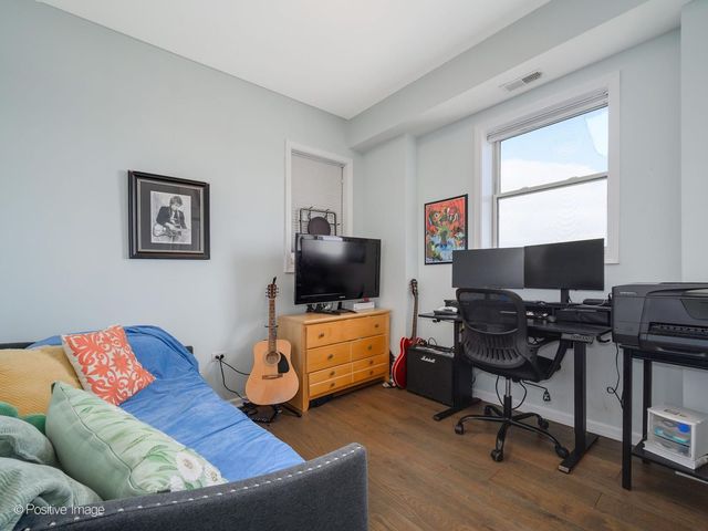 828 W Grace Street 1404, Chicago, IL 60613