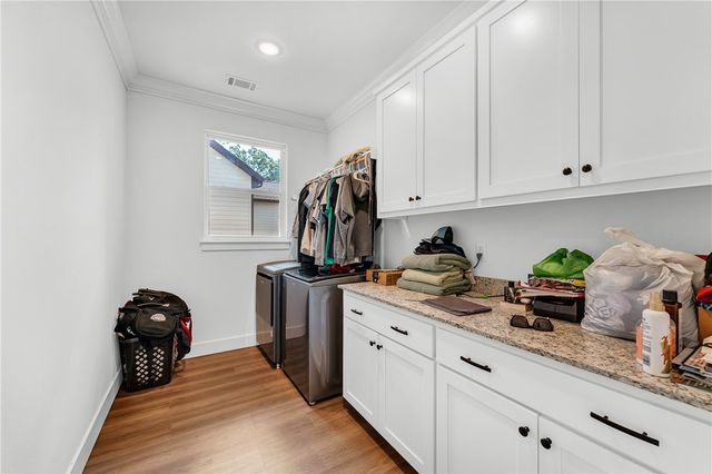 17 Dumfries Circle, Bella Vista, AR 72715