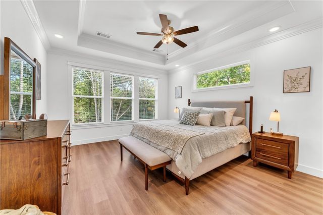17 Dumfries Circle, Bella Vista, AR 72715