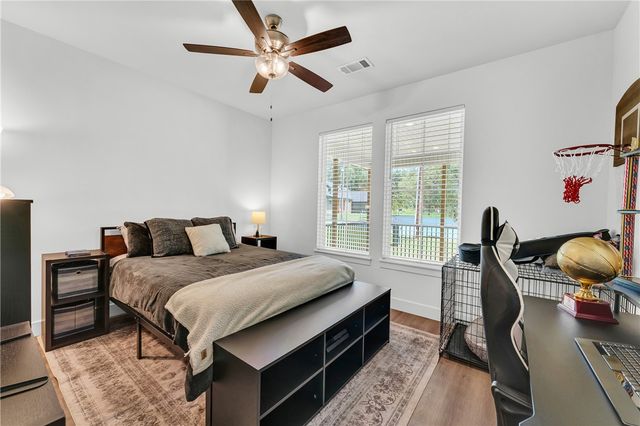 17 Dumfries Circle, Bella Vista, AR 72715