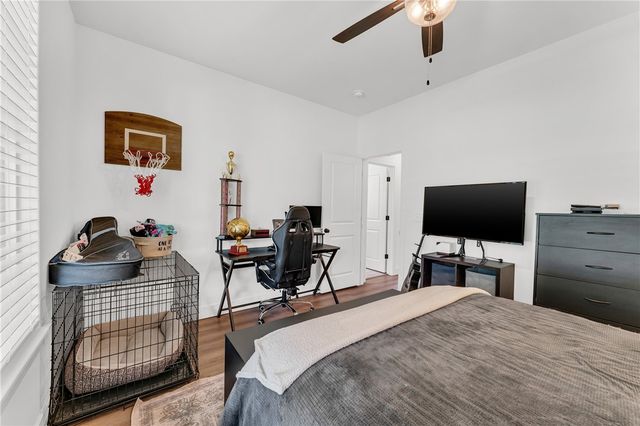 17 Dumfries Circle, Bella Vista, AR 72715