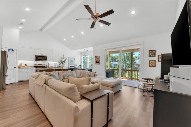 17 Dumfries Circle, Bella Vista, AR 72715